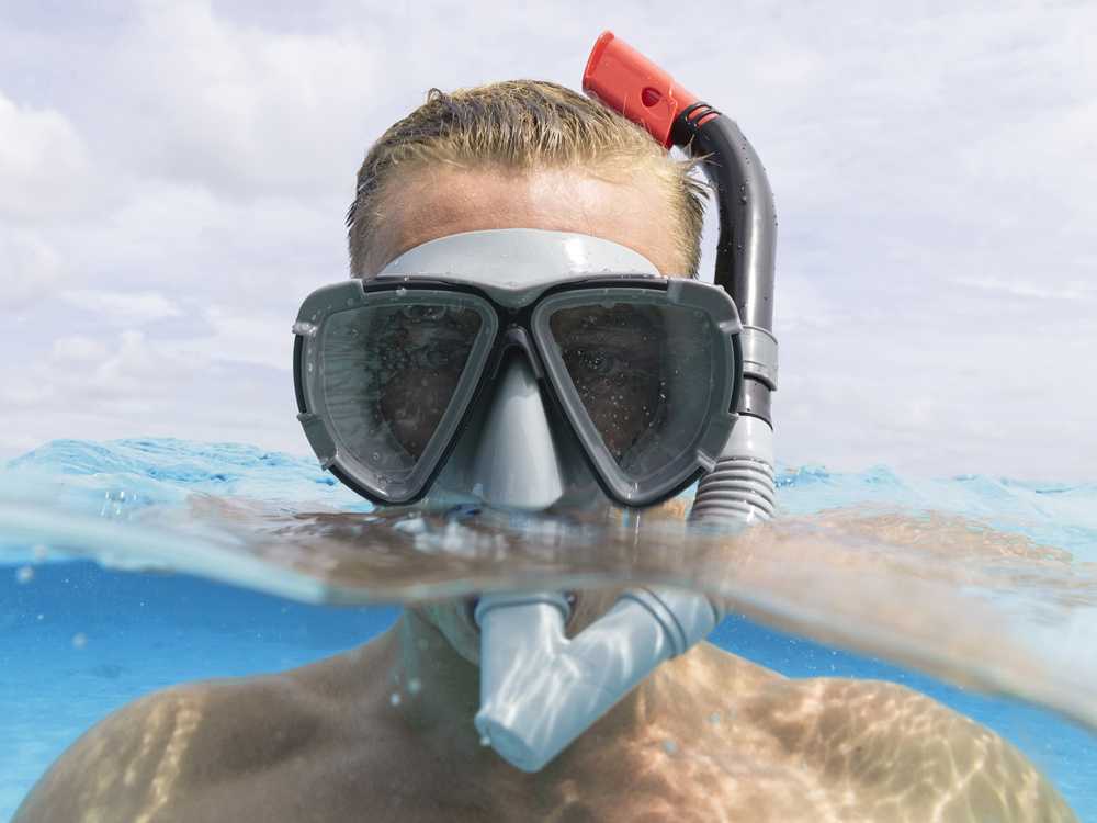 Nardymo kaukė su vamzdeliu Bestway Dominator Snorkel, juoda