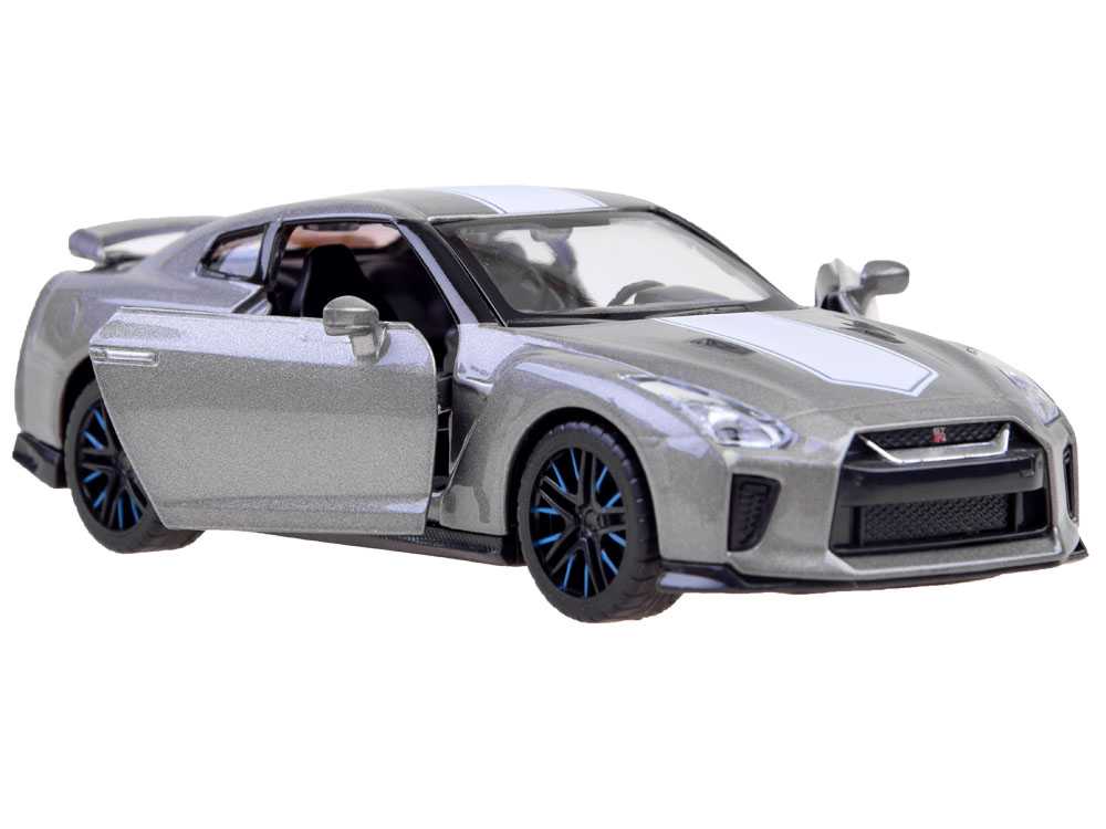 Metalinis automobilis -  Nissan GT-R