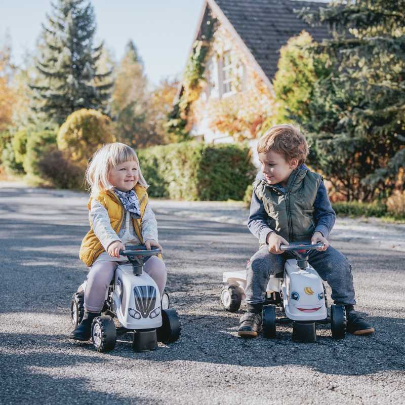 Paspiriamas traktorius su priekaba - FalkBaby Valtra, baltas