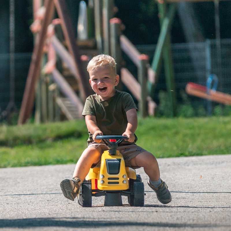 Paspiriamas traktorius Falk Baby Komatsu, geltonas