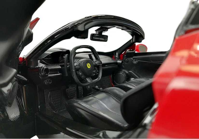 R/C Ferrari Aperta Rastar 1:14 nuotolinio valdymo pulteliu valdomas automobilis, raudonos spalvos.