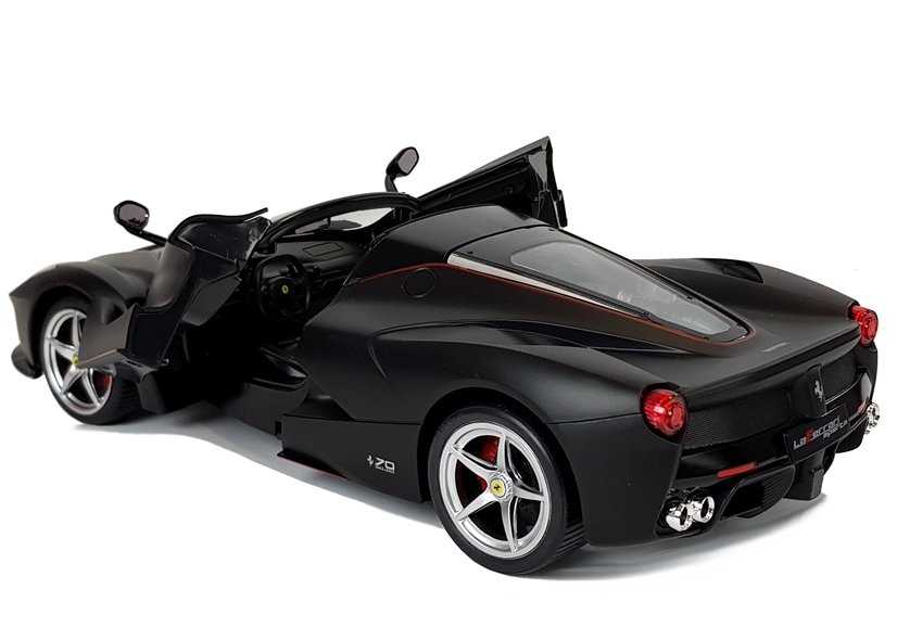 R/C Ferrari Aperta Rastar 1:14 nuotolinio valdymo pulteliu valdomas automobilis, juodos spalvos.