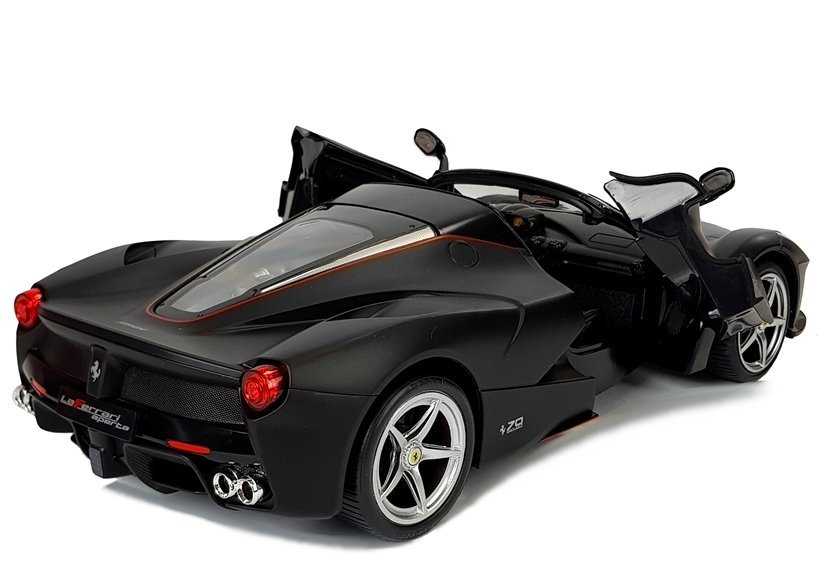 R/C Ferrari Aperta Rastar 1:14 nuotolinio valdymo pulteliu valdomas automobilis, juodos spalvos.