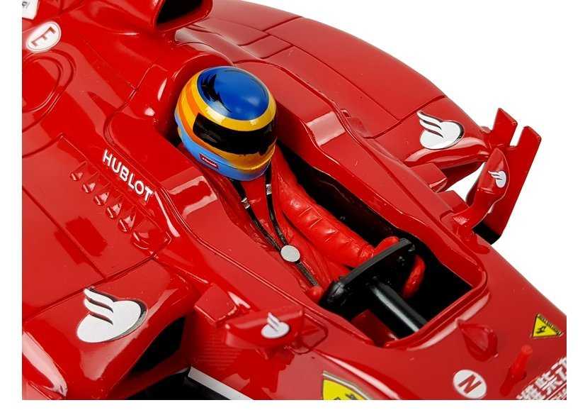 Nuotoliniu būdu valdomas sportinis automobilis Ferrari F138, raudonas