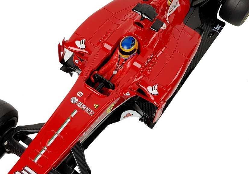 Nuotoliniu būdu valdomas sportinis automobilis Ferrari F138, raudonas