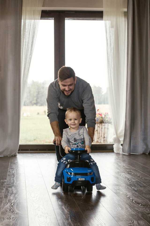 Paspiriamas automobilis su rankena, rožinis