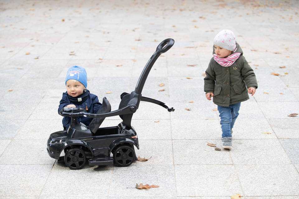 Paspiriamas automobilis su rankena, rožinis