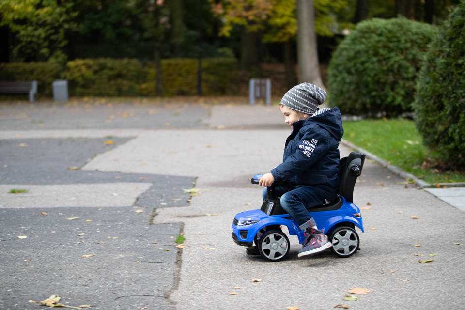 Paspiriamas automobilis su rankena, rožinis