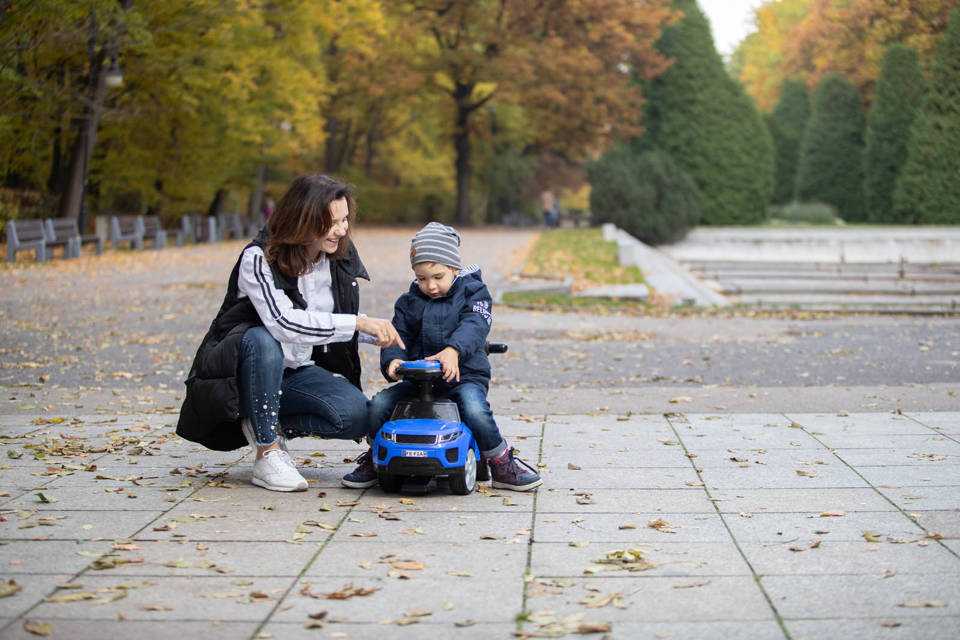 Paspiriamas automobilis su rankena, rožinis