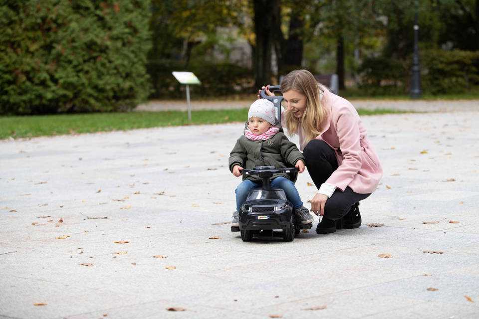 Paspiriamas automobilis su rankena, rožinis 